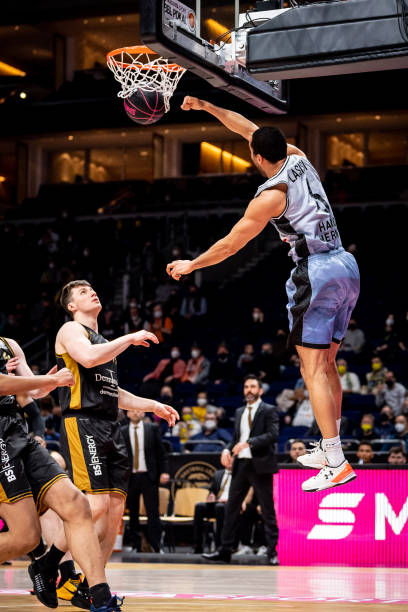 教练班底稳 教练班底稳