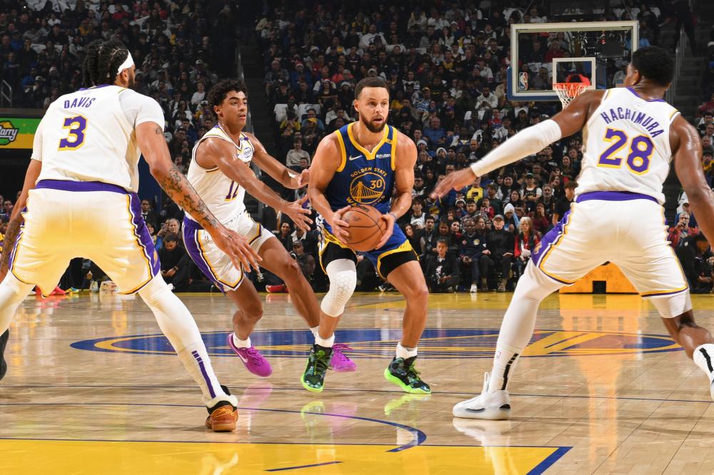 斯坦丘凭借 斯坦丘凭借