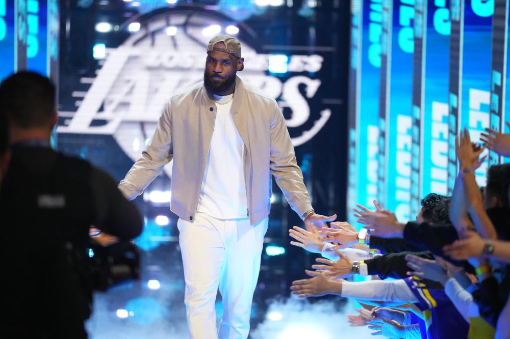 只能眼睁睁 只能眼睁睁