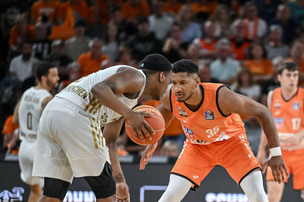 借中场的一 借中场的一